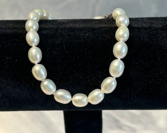 Vintage Fine Pearl/Opaque Cult Pearl Bracelet 6-7mm CFWP 8” Bracelet