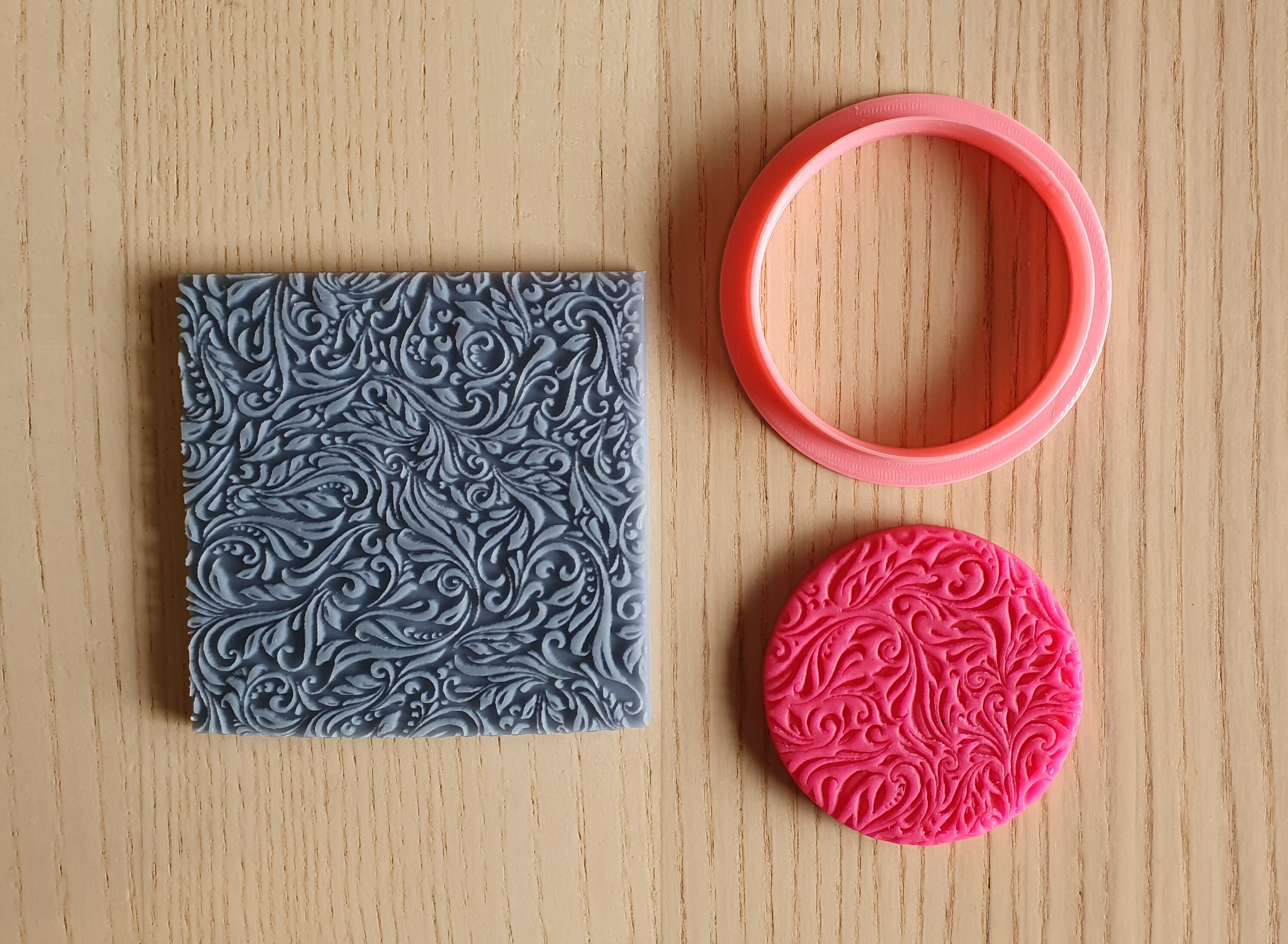Sculpting & Forming play doh. Curly pattern texture plate 2 suitable