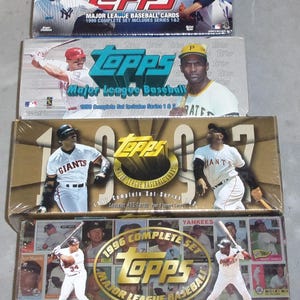 Topps 1996, 1997, 1998 e 1999 Set completo di carte da baseball in scatole inutilizzate