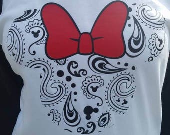 Paisley Minnie en Mickey Disney geïnspireerde oren op raglanshirt ~ Family Matching ~ Naam gratis toegevoegd ~ Snelle verzending