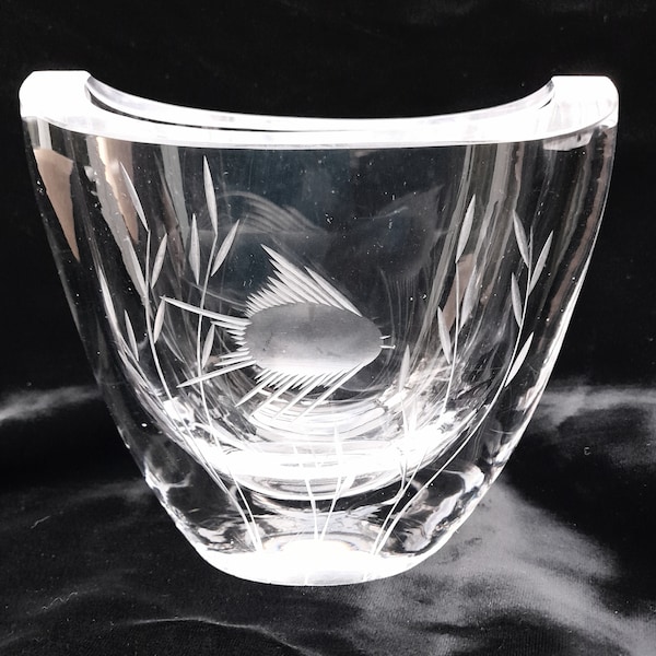 Whitefriars Clear Crystal Glass Fish Vase C526 by Geoffrey Baxter