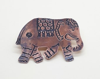 Broche de elefante en cobre grabado y oxidado