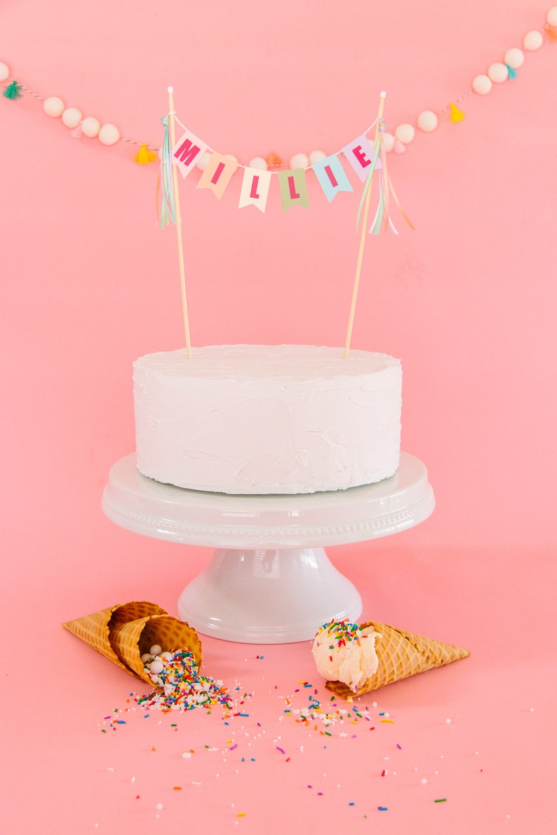 Fête d'anniversaire arc-en-ciel pastel nom personnalisé de gâteau guirlande de gâteau personnalisé de gâteau pour les filles nom personnalisé de gâteau image 4