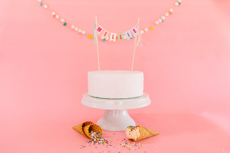 Fête d'anniversaire arc-en-ciel pastel nom personnalisé de gâteau guirlande de gâteau personnalisé de gâteau pour les filles nom personnalisé de gâteau image 2