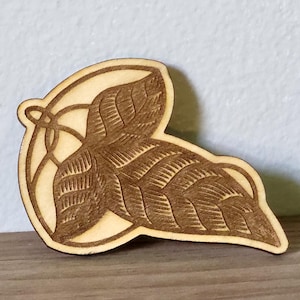 Lórien Leaf Wood Lapel Pin