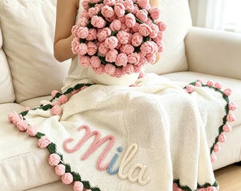 パーソナライズされたかぎ針編みのバラの花束ブランケット：名前刺繍