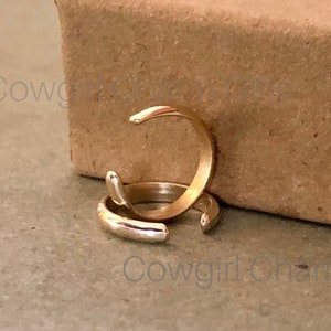 Solid Gold ear cuff, 14k gold ear cuff, non pierced earring, gold cuffs, ear cartilage cuff, gold 14k ear cuff, 14k gold earrings