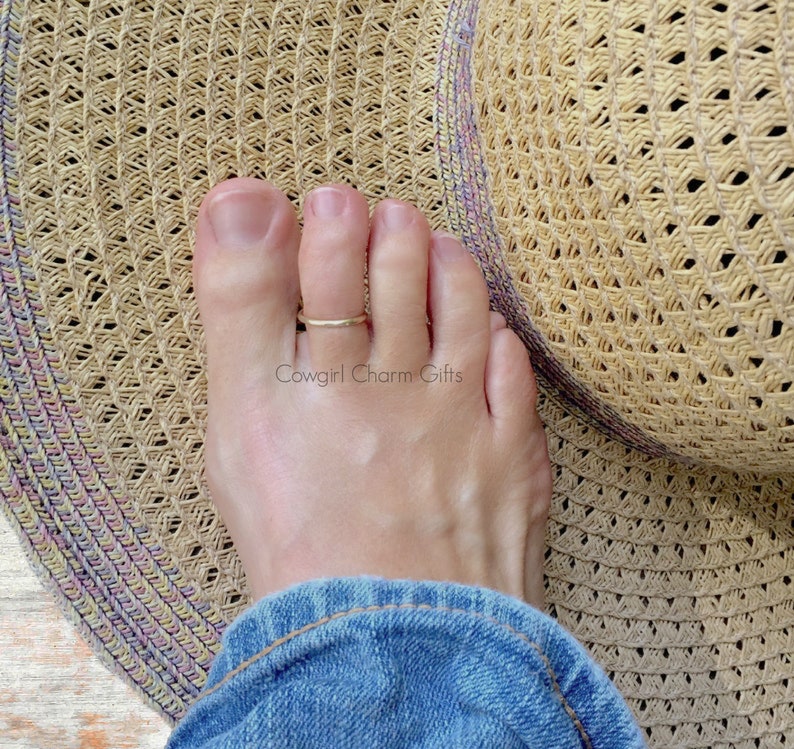 Solid 14K gold toe ring, gold toe ring, solid gold toe rings, rings for toes, summer jewelry,14k rings for toes image 1