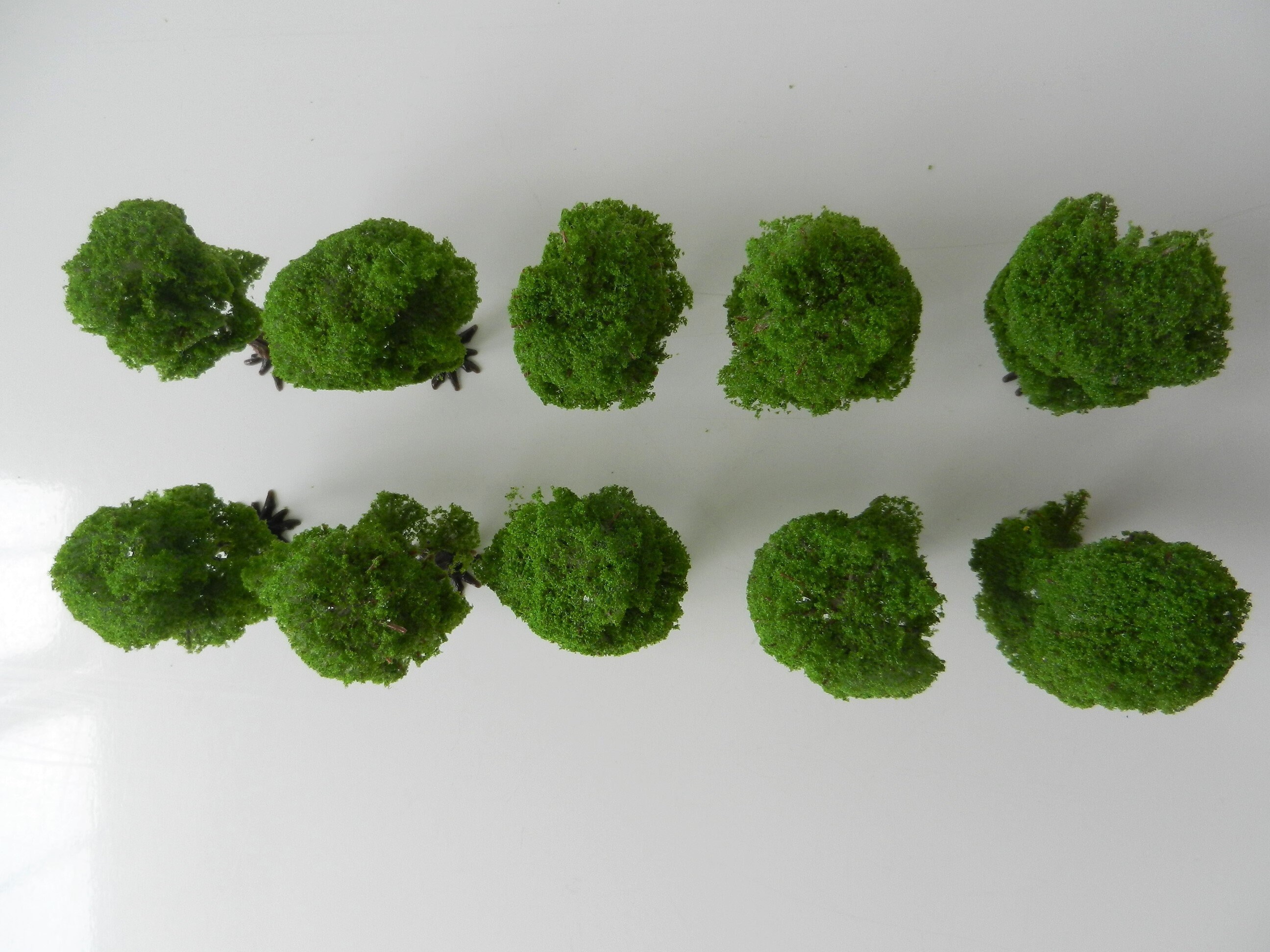 Set of 10 X Mid Green Model Trees With Feet Roots 9 Cm Scenery for H0 ...