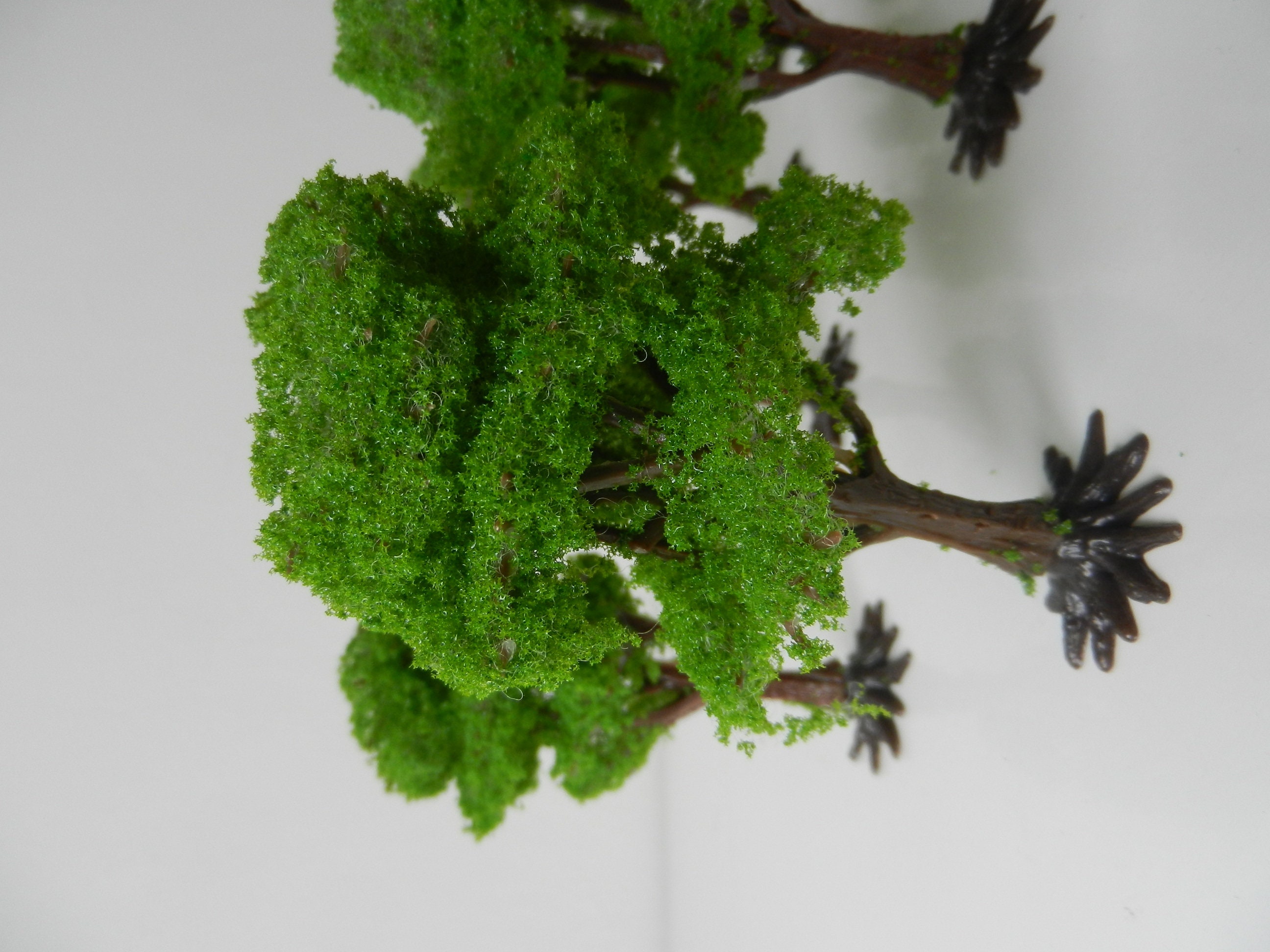 Set of 10 X Mid Green Model Trees With Feet Roots 9 Cm Scenery for H0 ...