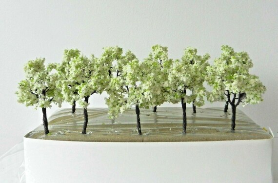 6 x FLOWERING IRON WIRE MODEL TREES 8 cm SCENERY MODEL RAIL HO OO SCALE #19