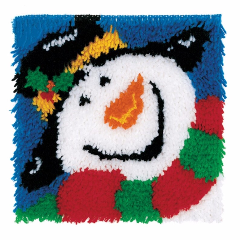HOLLY SNOWMAN Latch Hook Rug Kit 19 x 19 ins