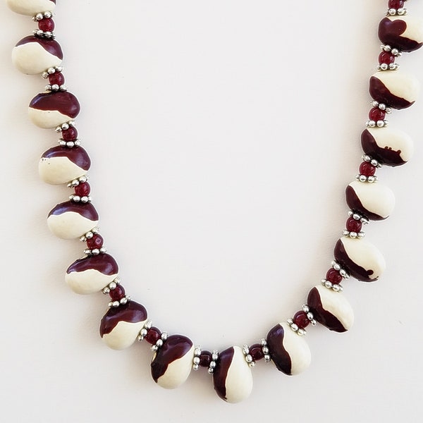 GG-23N) Red Calypso Heirloom Bean Necklace.