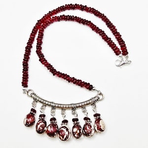 GG-184)  Red Good Mother Stallard Bean Necklace.