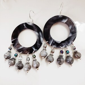 GG-125E) Job&#39;s Tears Seed Hoop Earrings
