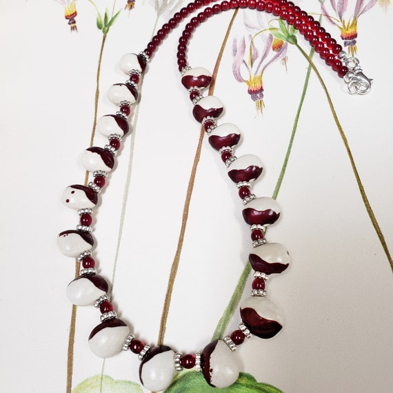 アクセサリー 123 GG-23N) Red Calypso Heirloom Bean Necklace. - Etsy