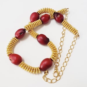 GG-22NE) Mescal Bean Necklace and Earring Set.