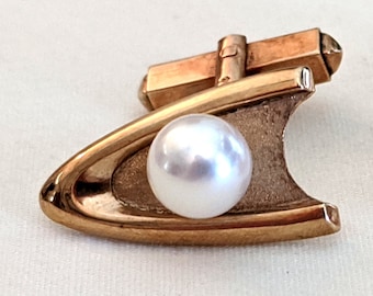 Pair of 14k yellow gold & white pearl cufflinks; mid-century design, 9.7 grams