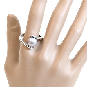 Chinese made for export, sterling and gray pearl ring, size US 10, pearl 9.5 millimeters