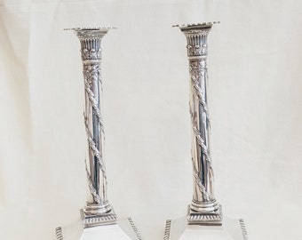 Pair of Victorian Corinthian column sterling silver candlesticks, 13 1/8 inches high, Thomas Bradbury & Sons of London 1897