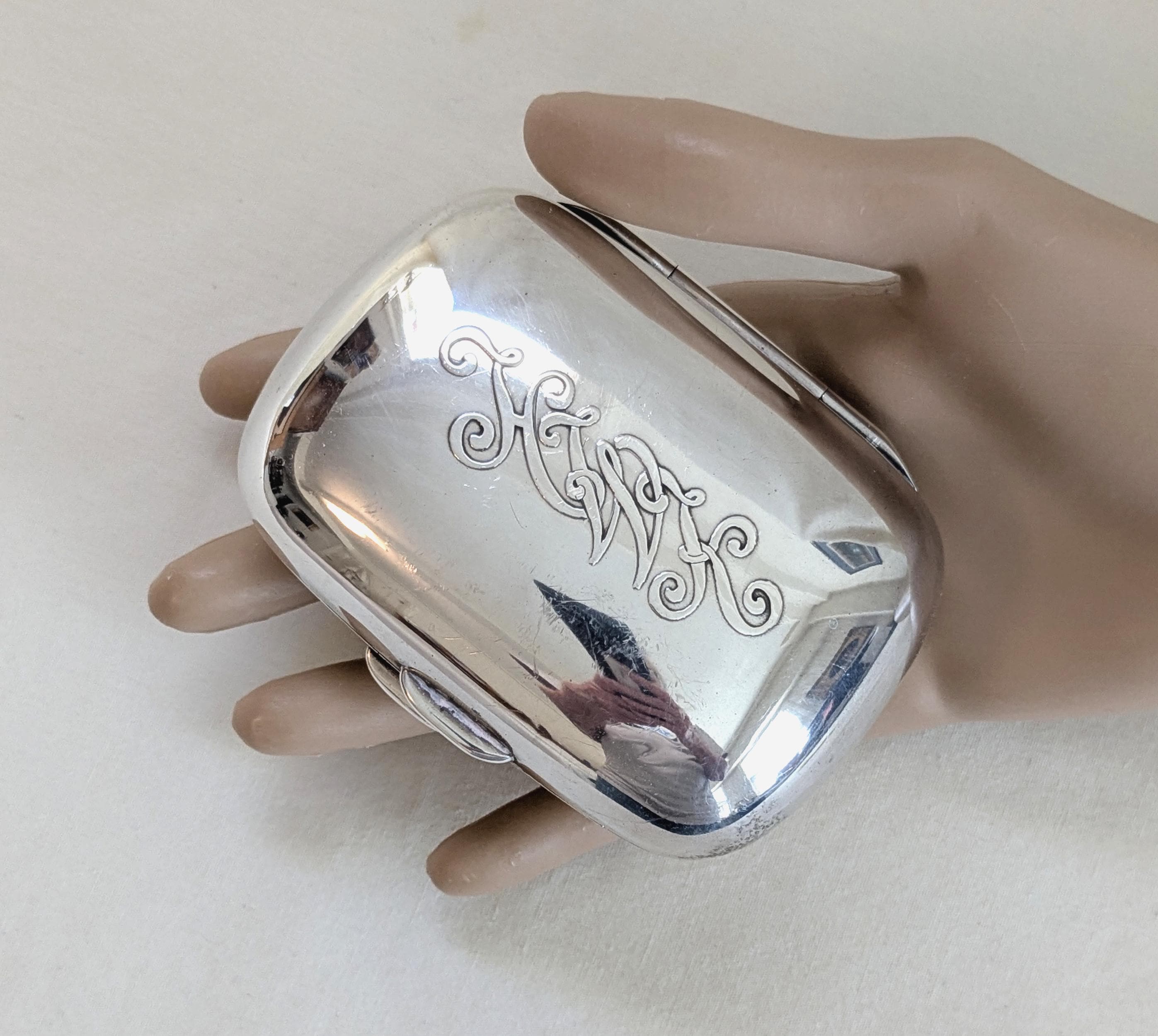 ティファニー バンブー ヘキサゴン ピル ボックス ケース YO436B ティファニー バンブー ヘキサゴン ピル ボックス ケース YO436B