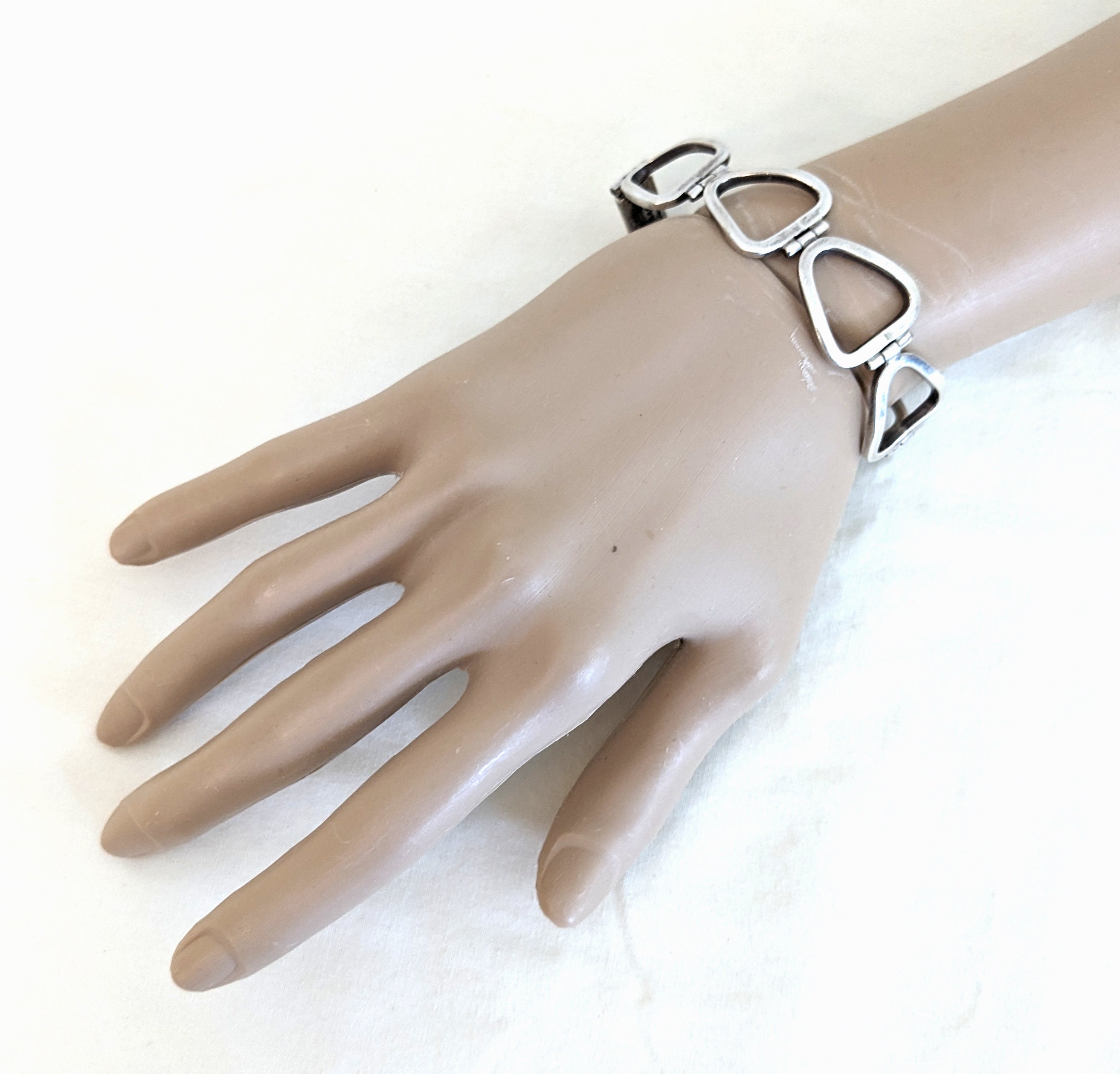 Mexican sterling silver, wide, open link bracelet; 7 1/4 L x 7/8 W inches, 28.8 grams
