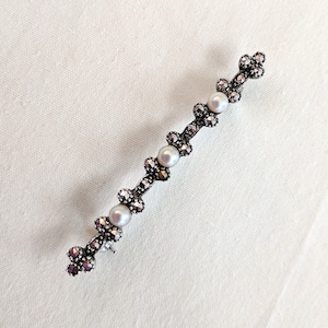 Sterling bar brooch set with 3 pearls & marcasites