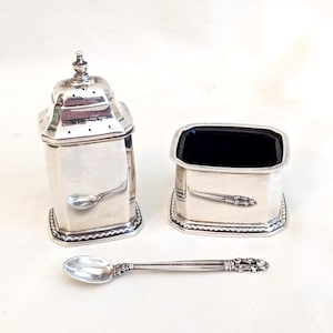 Birmingham sterling pepper shaker, salt cellar & cobalt blue glass liner, Georg Jensen &#39;Acorn&#39; salt spoon; 1913