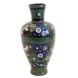 Japanese cloisonne vase with goldstone flecks, traditional motif and green background, 8 inches high