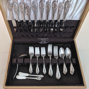 Wallace Rose Point Sterling Silver Flatware Set (54 Piece)