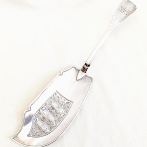 Georgian Sterling Silver Fish Slice: Pierced Fish Motif, 1818 London