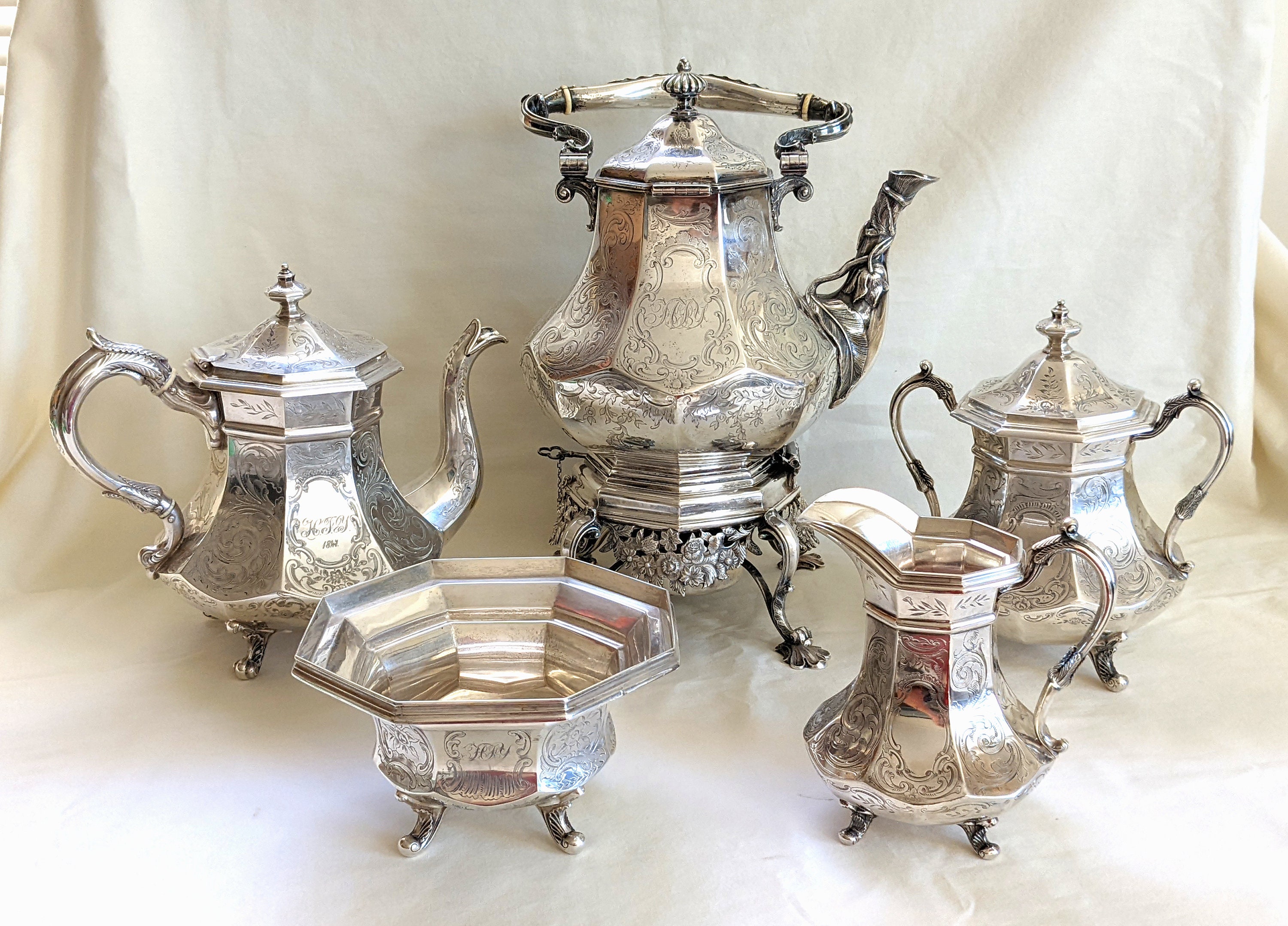 1853年英国アンティーク、純銀、モノグラム入りフィドルパターンスプーン 1853年英国アンティーク、純銀、モノグラム入りフィドルパターン