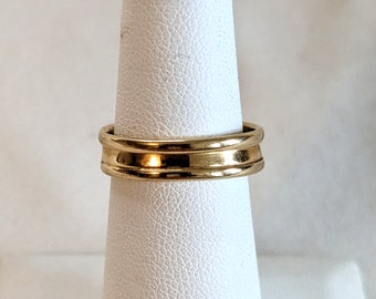 18k gold Italian partial band ring, size US 5; 2.1 grams, 3/16 H inches
