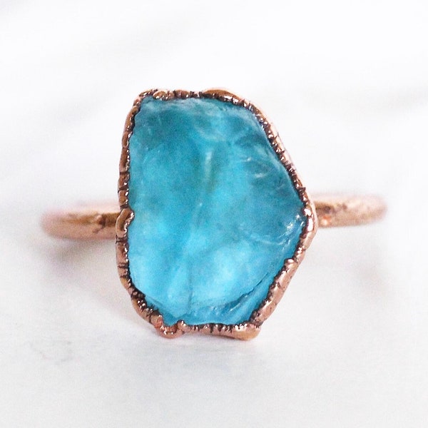 Chunky Blue Apatite Ring, Apatite Raw Stone, Big Crystal Ring, Raw Apatite Gemstone Ring, Chunky Crystal Ring, Raw Stone Rings, Gift for Her