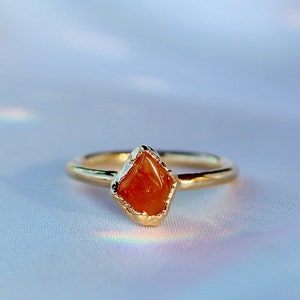 Raw Carnelian Gold Ring, Small Carnelian Ring, Dainty Carnelian Ring, Real Carnelian Crystal Jewelry, Carnelian Crystal Jewelry