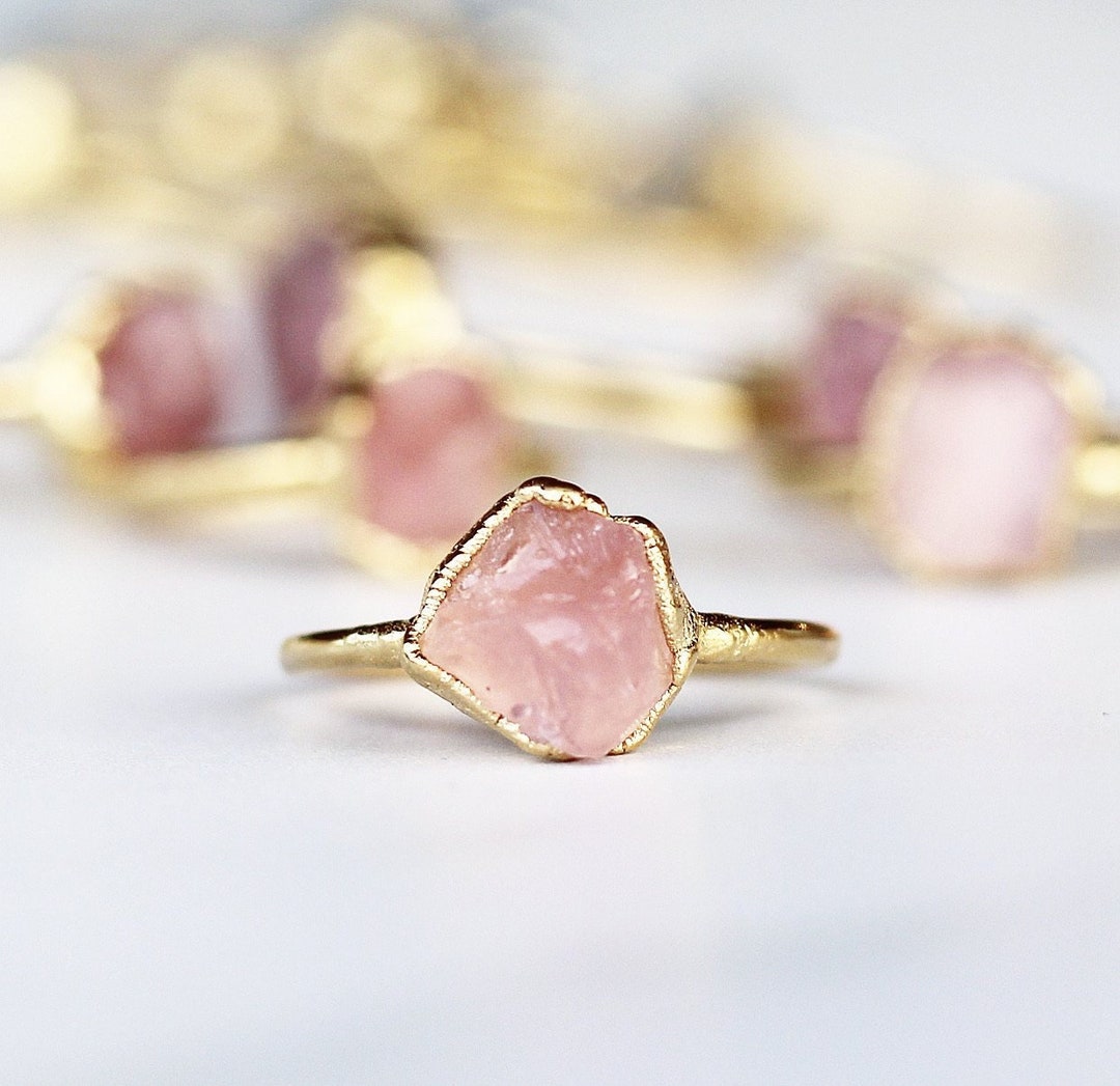 Rose quartz gold ring discount