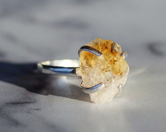 Sterling Silver Raw Citrine Ring, Alternative November Birthstone Ring, Uncut Citrine Gemstone Ring, Raw Stone Claw Ring