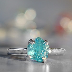 Sterling Silver Raw Apatite Ring, Blue Apatite Gemstone Ring Silver, Uncut Apatite  Ring, Healing Crystal Ring Sterling Silver, Gift for Her