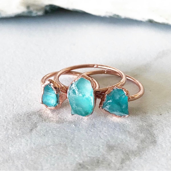 Raw Apatite Ring, Gift for Her, Copper Crystal Ring, Crystal Ring, Neon Apatite Ring, Raw Stone Jewelry, Blue Apatite Ring