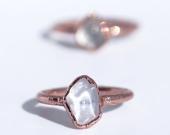 Raw Crystal Quartz Ring, Clear Quartz Raw Stone, Quartz Crystal Ring, Raw Copper Ring, Smooth Crystal Ring, Raw Stone Jewelry