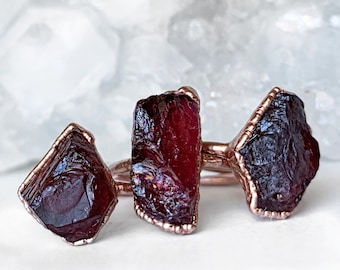 Raw Garnet Gemstone Ring, January Birthstone Ring, Raw Red Stone Ring, Raw Garnet Ring, Healing Crystal Ring, Raw Crystal Rings