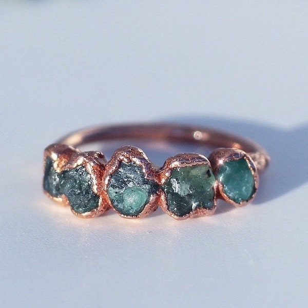 Raw Emerald Multi-Stone Ring in Copper, Natural Emerald Boho Ring, Unique Copper Gemstone Jewelry, Handcrafted Bohemian Accessory, Gift