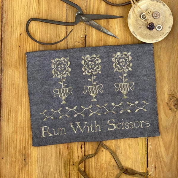 Stacy Nash Primitives - Run With Scissors Sewing Pouch (2021) - cross stitch chart