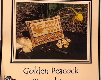 NASHVILLE RELEASE - Cardan Antiques and Needlework - Gouden Pauw Speldenkussen (2020) - patroon
