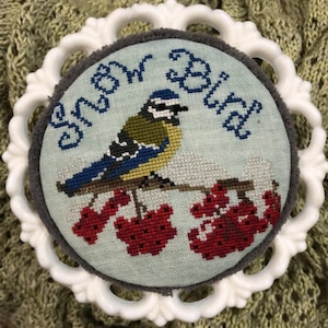 Bendy Stitchy Designs: Snow Bird - cross stitch pattern (2019)