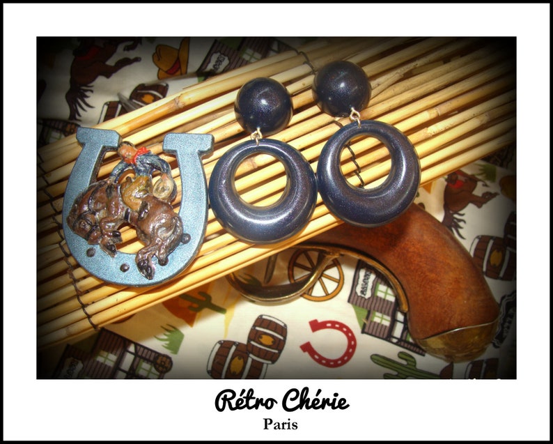 Rio Bravo Collection Vintage style celluloid horseshoe brooch