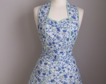 1940s apron - womens apron - retro apron - vintage style apron - blue floral apron - apron with pockets - apron gift for her - apron