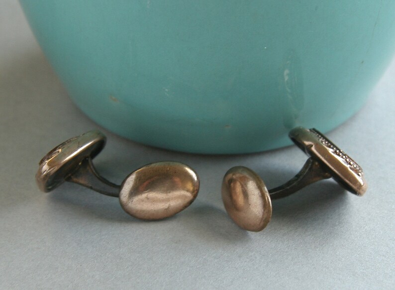 Antique AVENTURINE GLASS Unisex Cufflinks Victorian Diamond-Shaped Repousse Gold /& Goldstone Cuff Links Movable Oval Backs on Fixed Bars