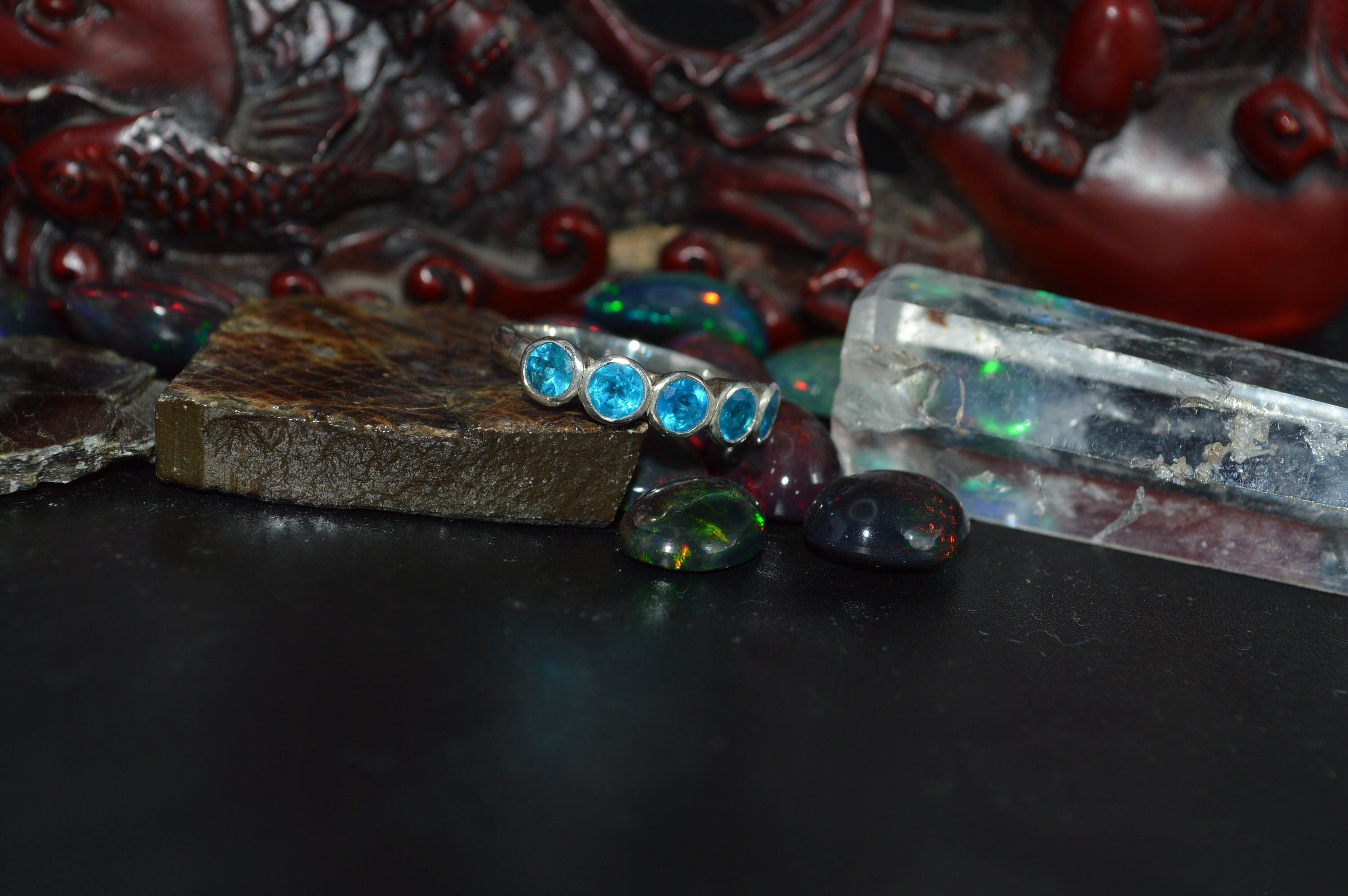 Second 5 stone electric blue apatite ring size 6 3/4s
