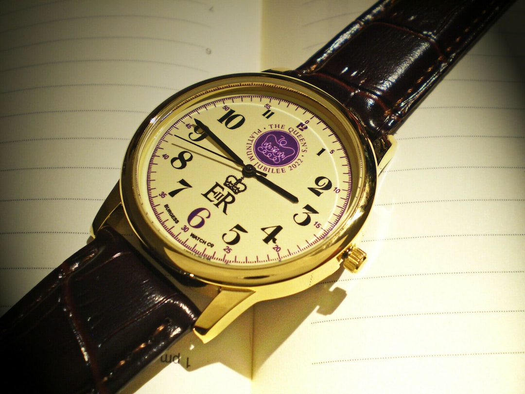 Queen Elizabeth 70th Platinum Jubilee Souvenir Mens Gents Wrist